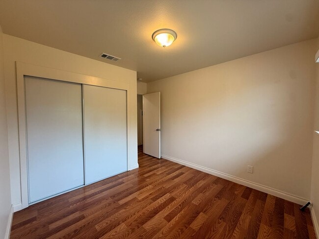 Building Photo - Spacious 3BR/2BA Home with A/C, Heat, Garage & Backyard in Imperial Beach!