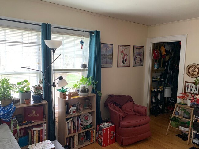 Building Photo - 1614 Adams St