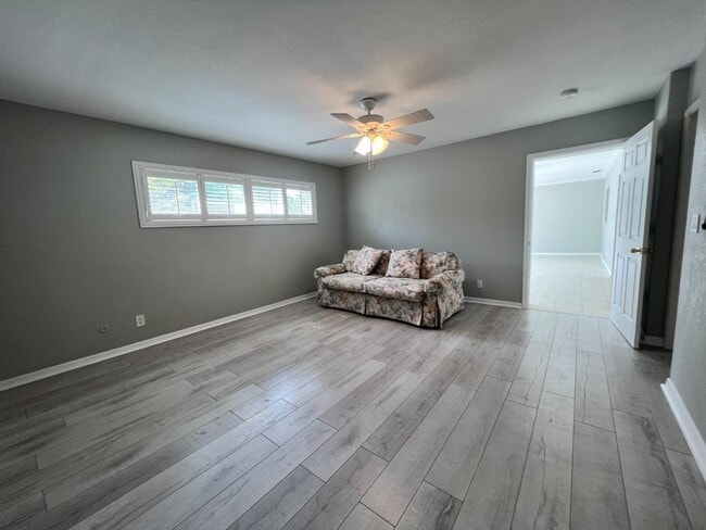 Building Photo - 4220 49th Ave S