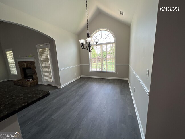 Building Photo - 80 Drew Cir