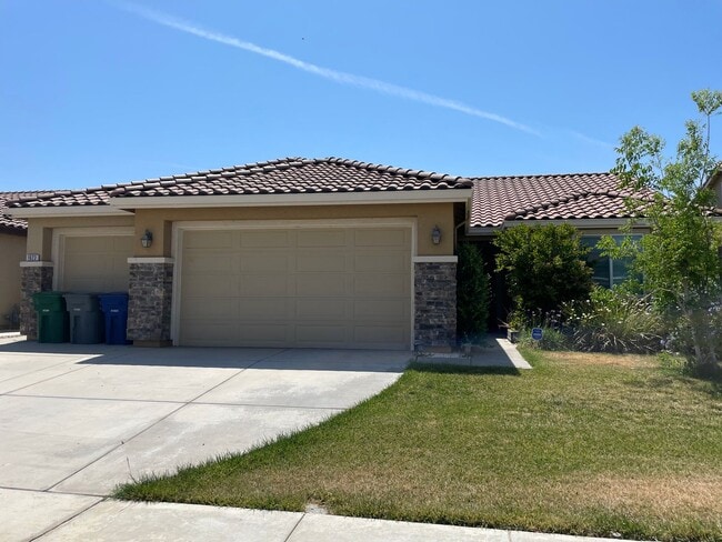Building Photo - Coming Soon – Beautiful 4 Bedroom, 3 Bathroom Home with Solar in Prime Location!