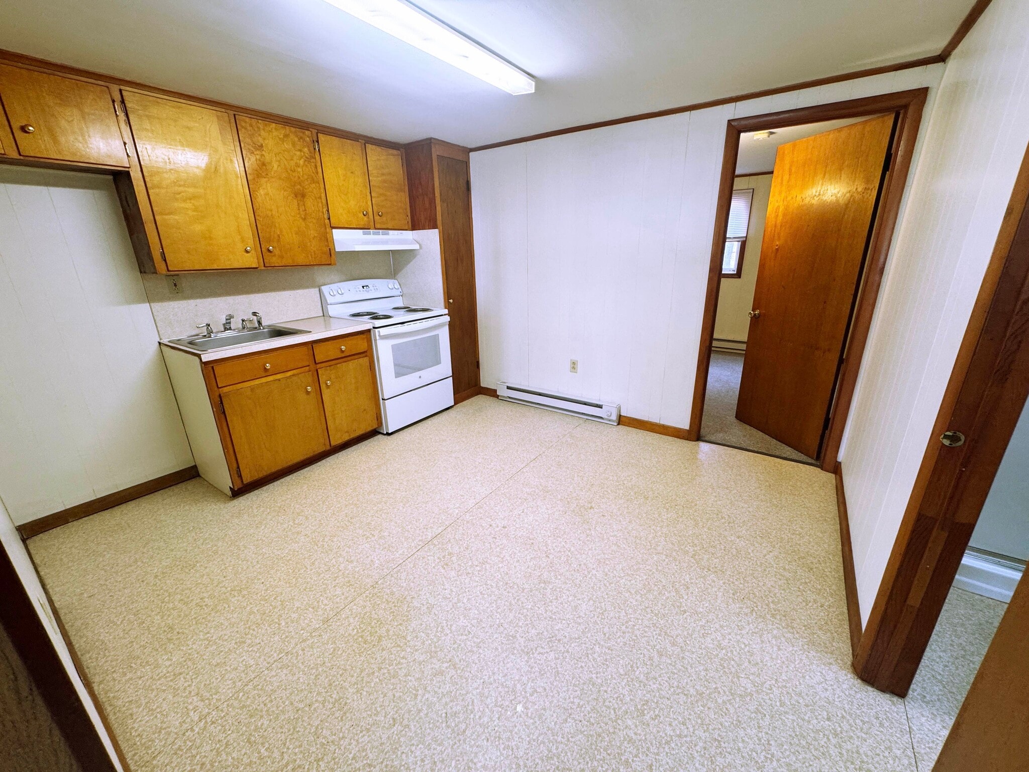 Building Photo - 19 Oakwood Dr