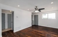 Building Photo - 1910 Escalon Ave