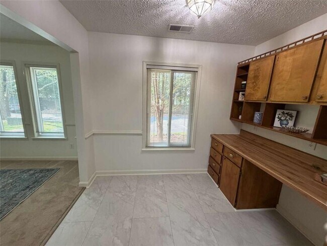 Building Photo - 878 Lake Hollow Blvd SW