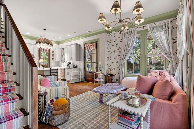 Building Photo - 214 W Gwinnett St