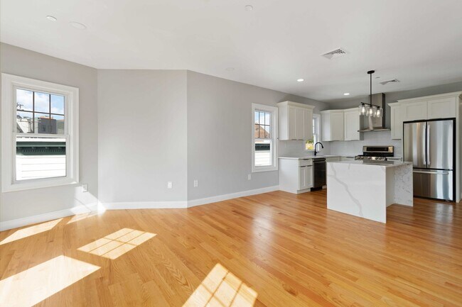 Building Photo - 20 Alston St