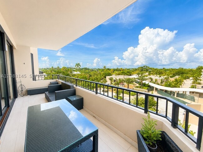 Building Photo - 151 Crandon Blvd