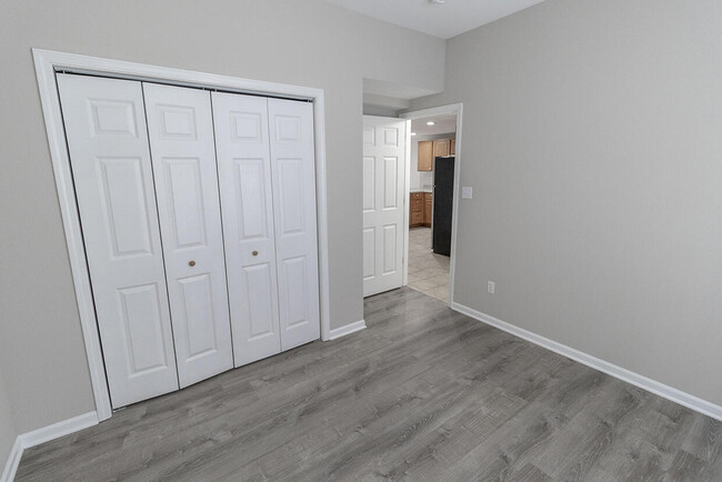 Building Photo - 1938 Center St