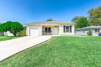 Building Photo - 1530 1st Ave N