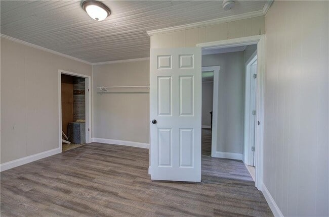 Building Photo - 2014 Maple Ave SW