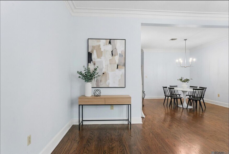 Building Photo - 7962 Wrenwood Blvd