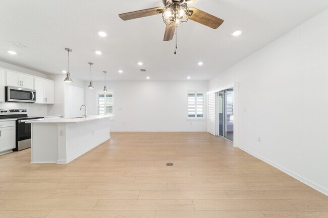 Building Photo - 5543 SW 85th Ave Rd