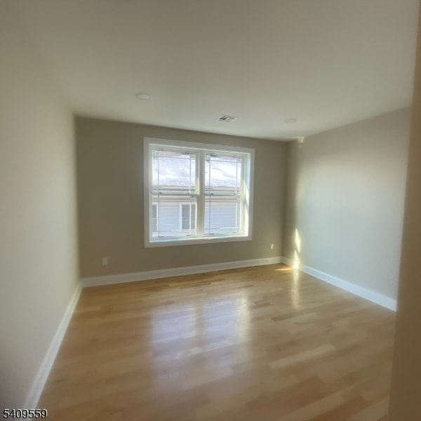 Building Photo - 1297 Avy St