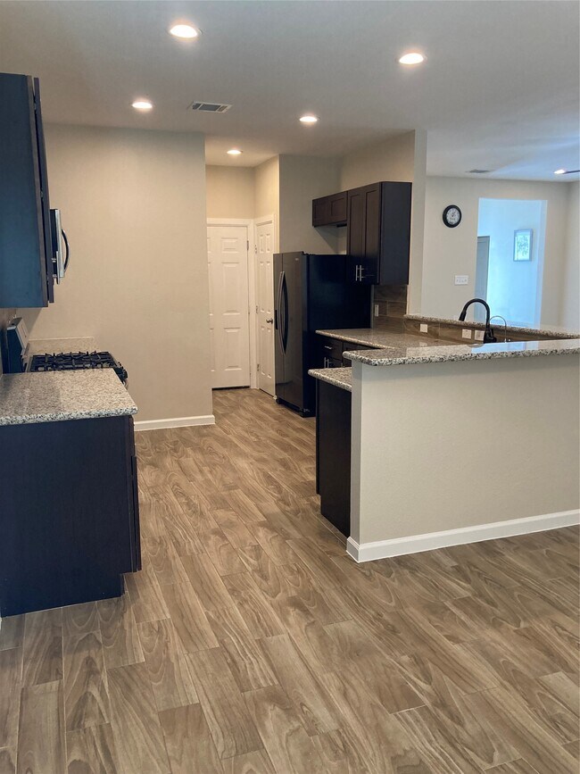 Building Photo - 1018 Homer St