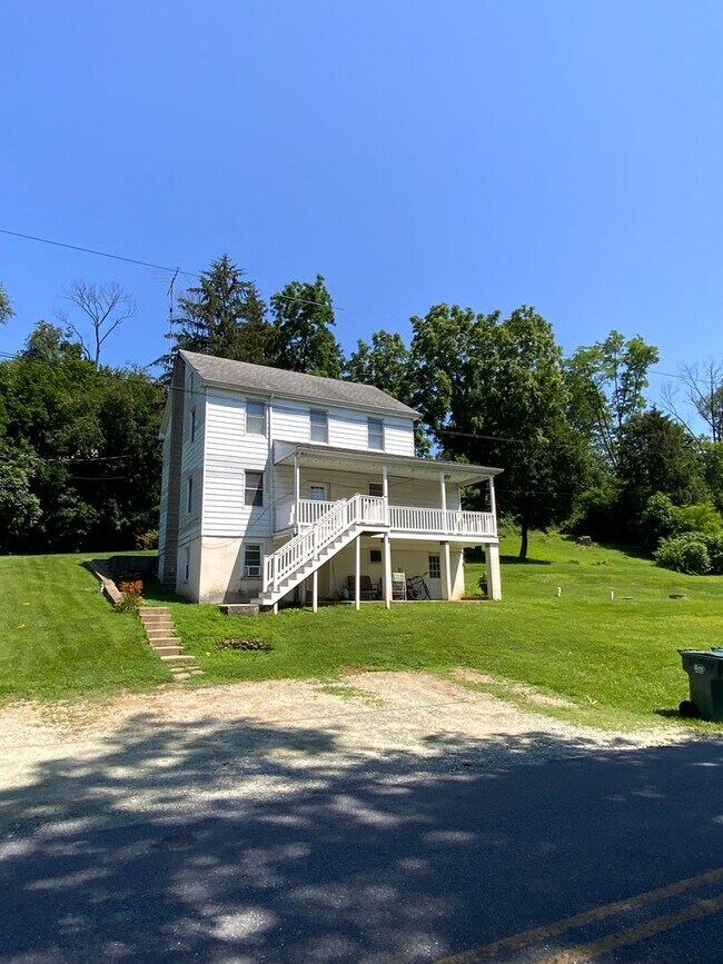 Building Photo - 739 Pennsy Rd