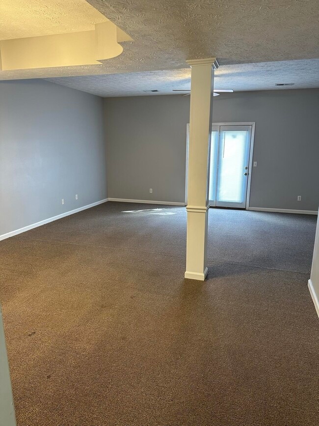 Building Photo - 2003 River Ridge Rd