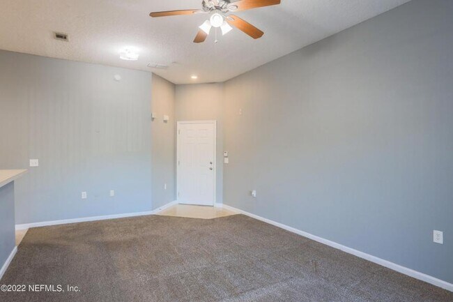Building Photo - 2 bedroom in Jacksonville FL 32277