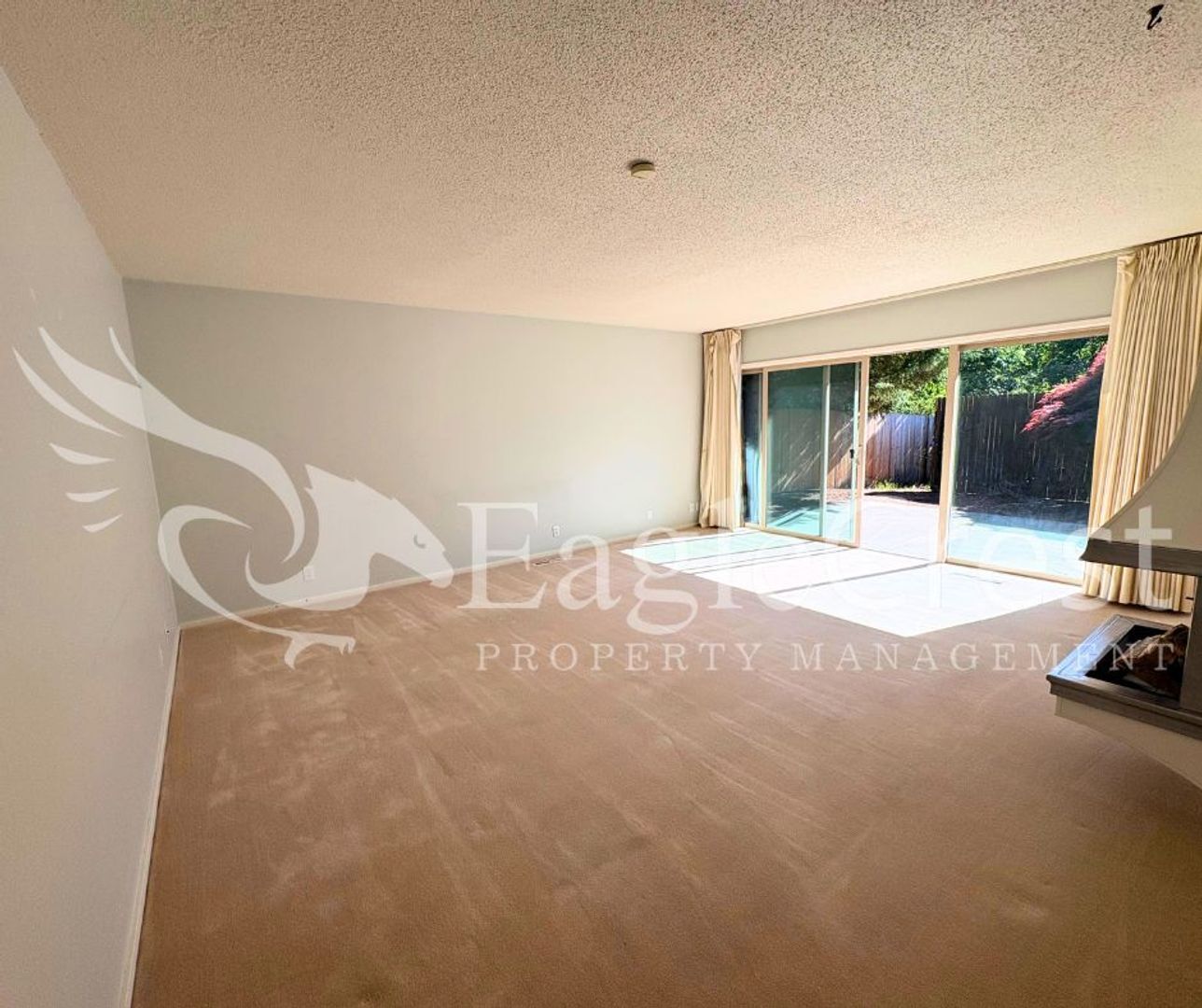 Building Photo - Convenient 3 Bedroom 2 Bathroom Condo Living With POOL Access