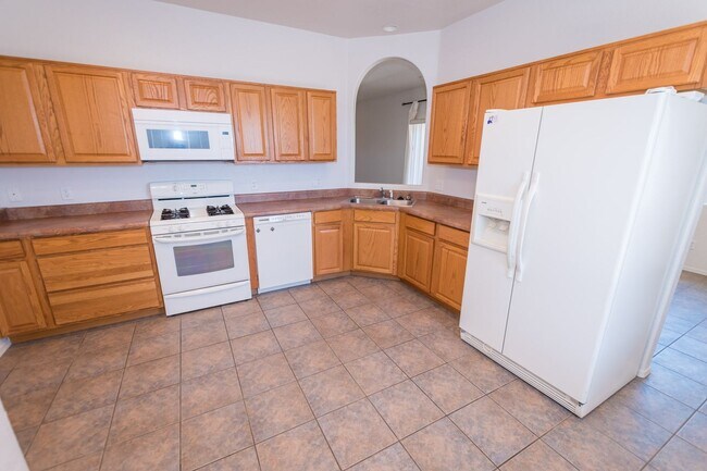 Building Photo - Large Corner Lot Home with 3 Bedrooms, 2 Baths, Central A/C, Washer & Dryer included!