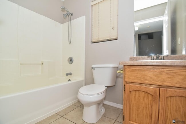 Building Photo - 1705 S 45th Dr