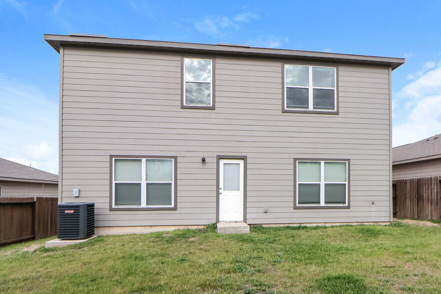 Building Photo - 420 Sapphire Ln