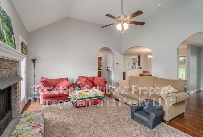 Building Photo - 4446 Pratt Ln