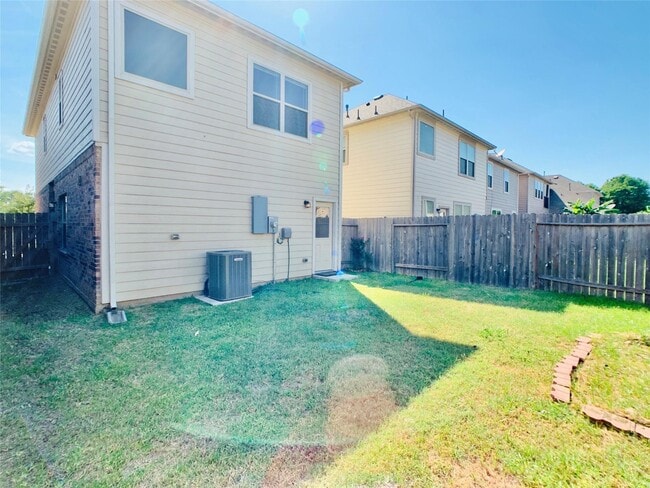 Building Photo - 17114 Taffaine Dr