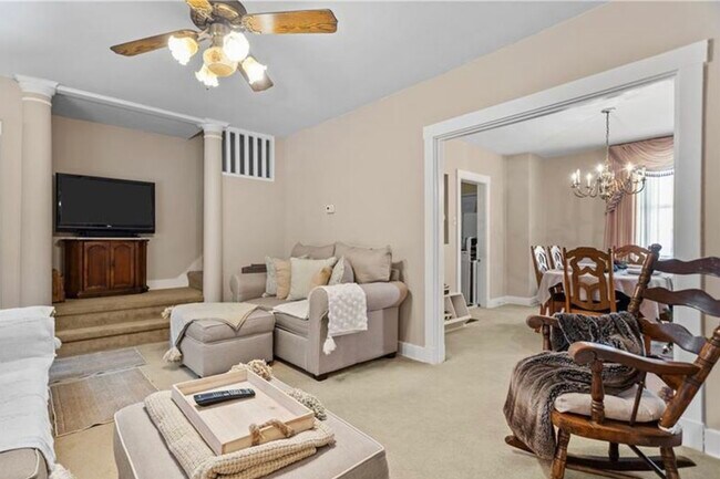 Building Photo - 2315 Los Angeles Ave