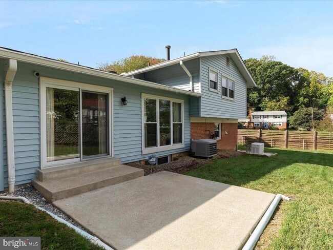 Building Photo - 6434 Rives Ct