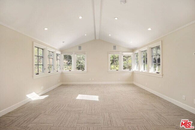 Building Photo - 7972 Mulholland Dr