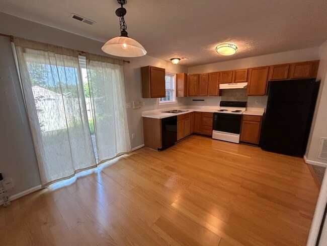 Building Photo - 9917 W Midland Way