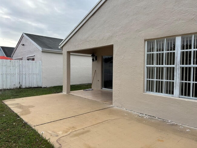 Building Photo - 7331 SW 149th Ct