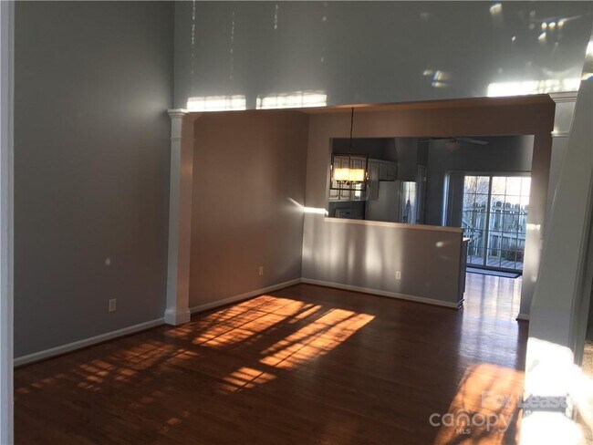 Building Photo - 8807 Ormeau Dr