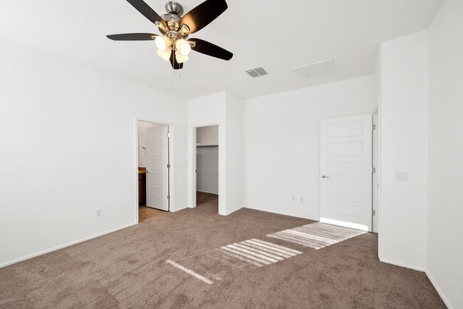 Building Photo - 6321 S Crescent Peak Dr