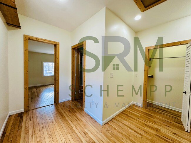 Building Photo - Modern 2BR off Eastern Parkway now available!