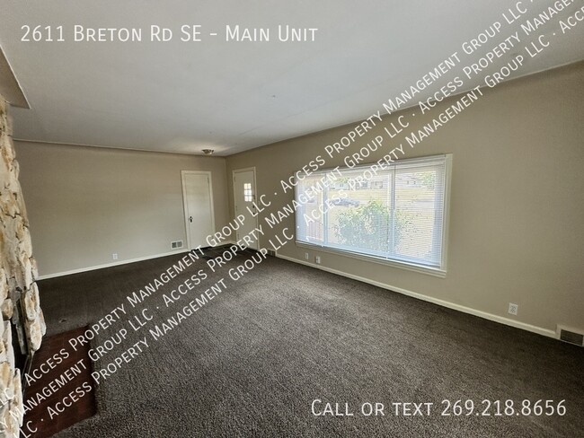 Building Photo - 2611 Breton Rd SE
