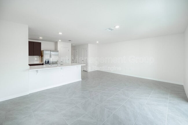 Building Photo - 6676 SW 81st Lp