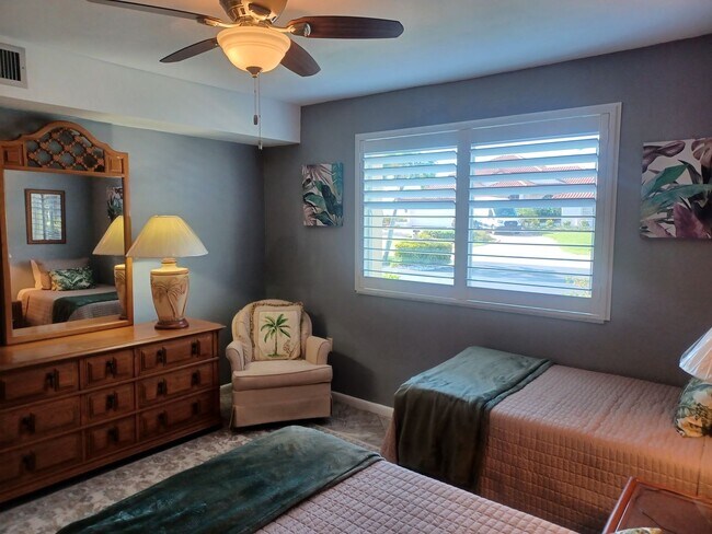 Building Photo - Ocean view FULLY FURNISHED 2+ / 2 with Boa...