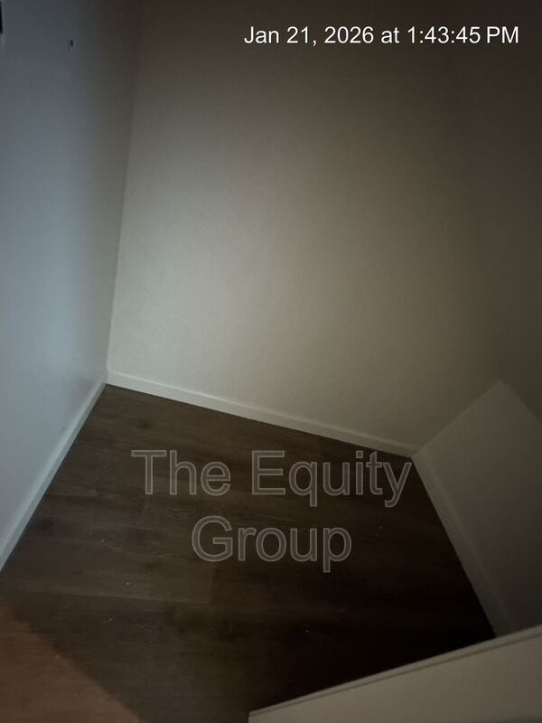 Building Photo - 414 S Summit St