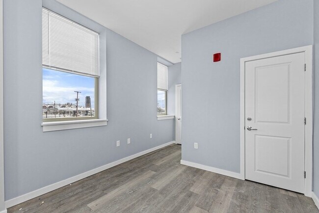 Building Photo - 30 Beacham St