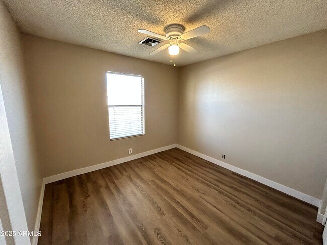 Building Photo - 6361 W Onyx Ave