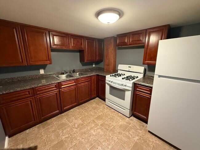 Building Photo - 949 Locust St