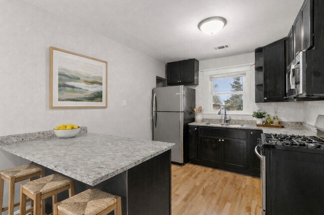 Building Photo - 1144 N Austin Blvd