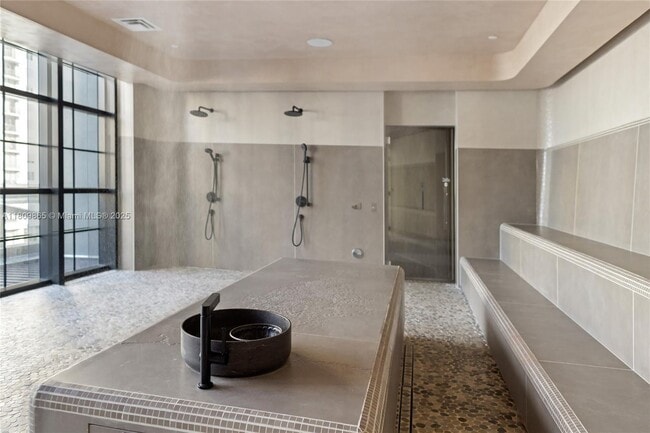 Building Photo - 159 NE 6th St