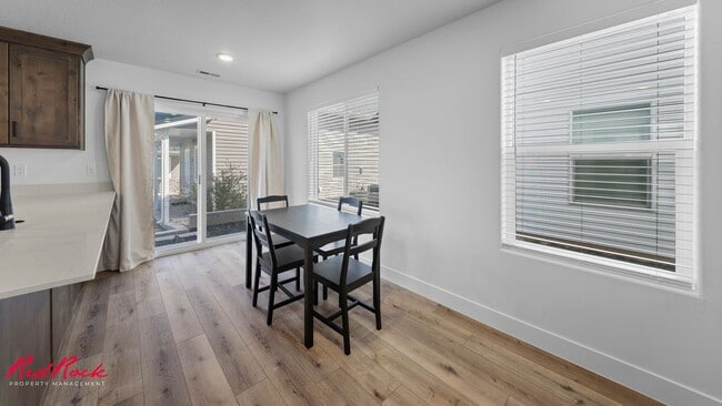 Building Photo - MOVE IN SPECIAL! Fresh, Modern Living, Just Steps Away From Everything in Cedar City