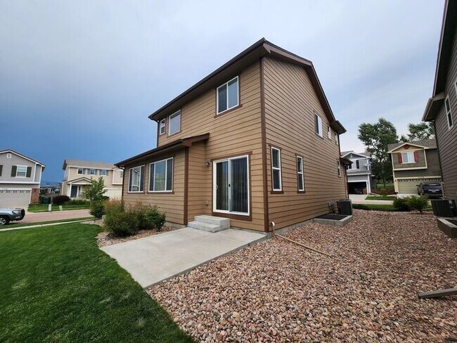 Building Photo - Spacious 3-Bedroom Home – Stunning Views &...