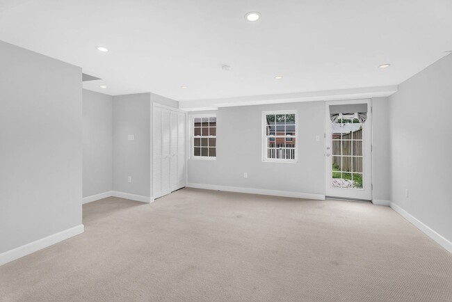 Building Photo - Charming Alexandria Home in Del Ray