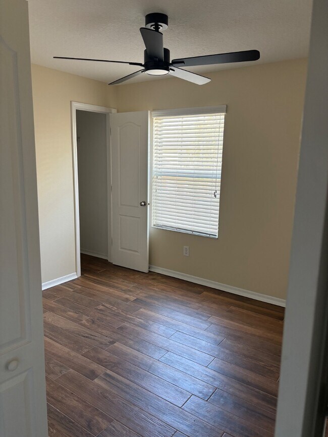 Building Photo - 4195 Winding Vine Dr