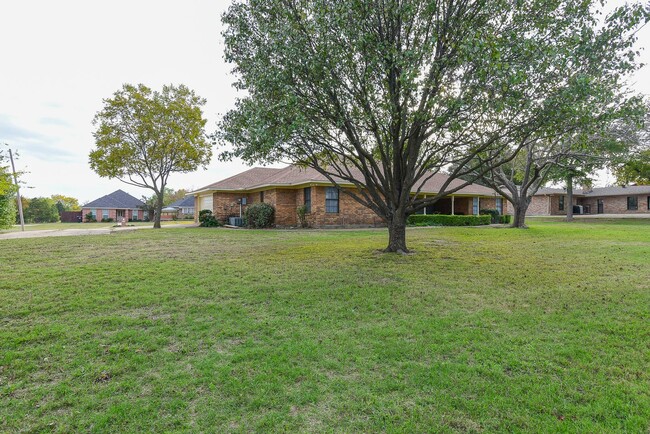 Building Photo - 3106 Bonham-House