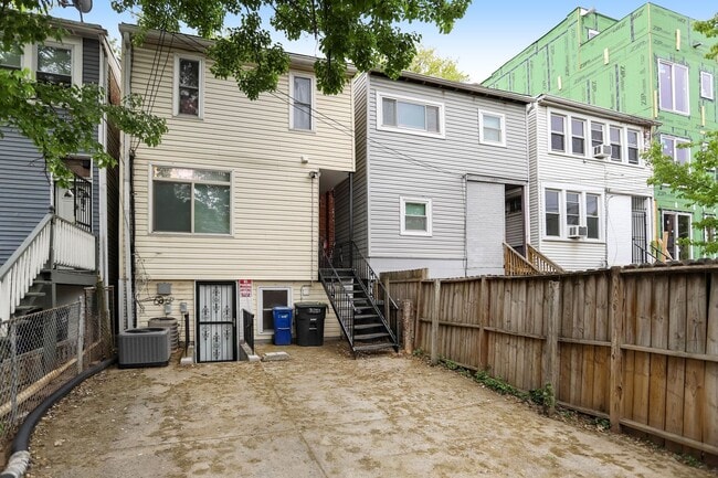 Building Photo - 2BR Basement Apartment | Brightwood